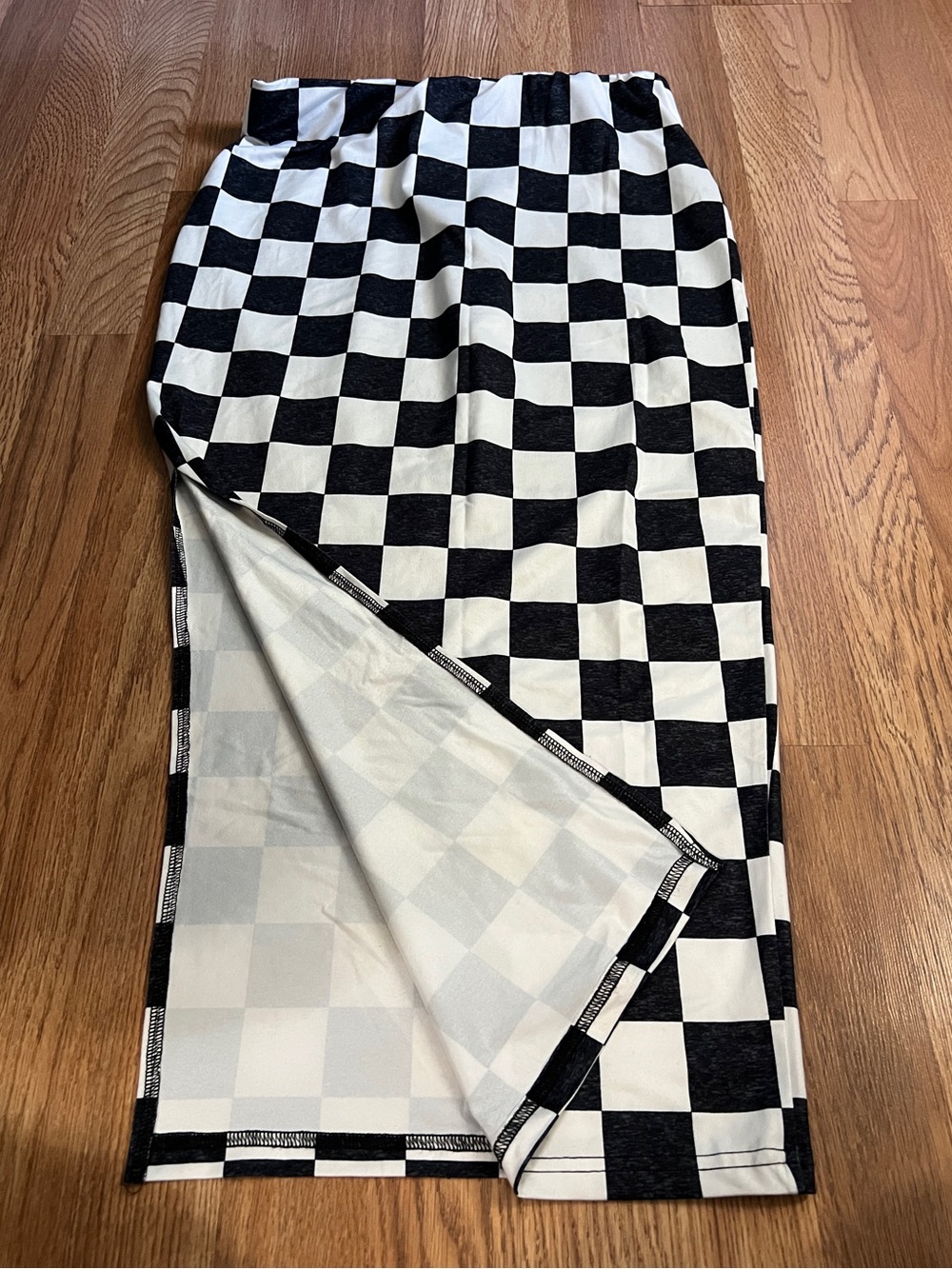 Black & White Checkerboard Slit Skirt - Picture 2 of 2